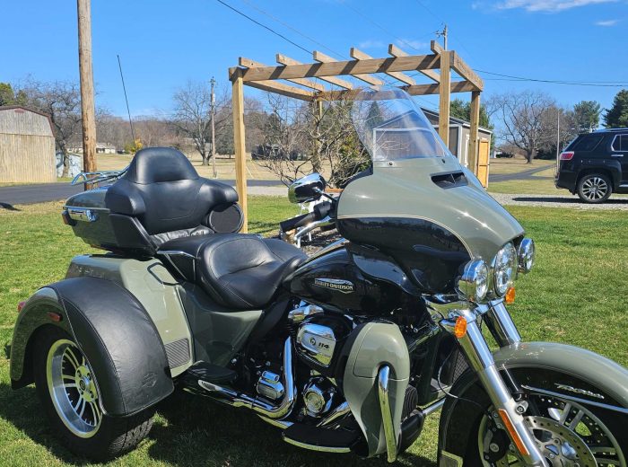 2021-Harley_Davidson-Trike-Motorcycle--Motorcycle-201746853-0666431967858dc900b50df452b32414